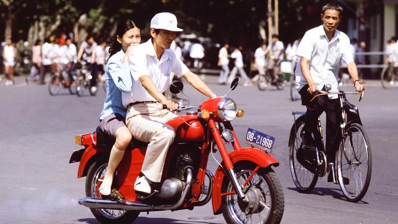 中国第一批外贸业务员,比《繁花》里的汪小姐更飒